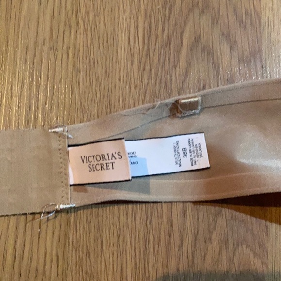 Victoria’ Secret 36B tan strapless bra - Picture 2 of 2